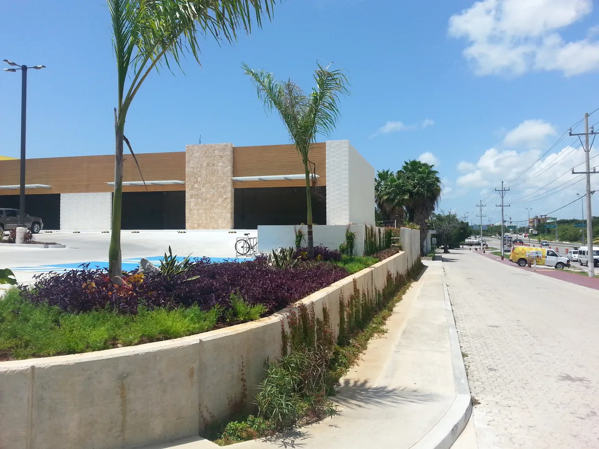 Otra vista de Plaza Playacar