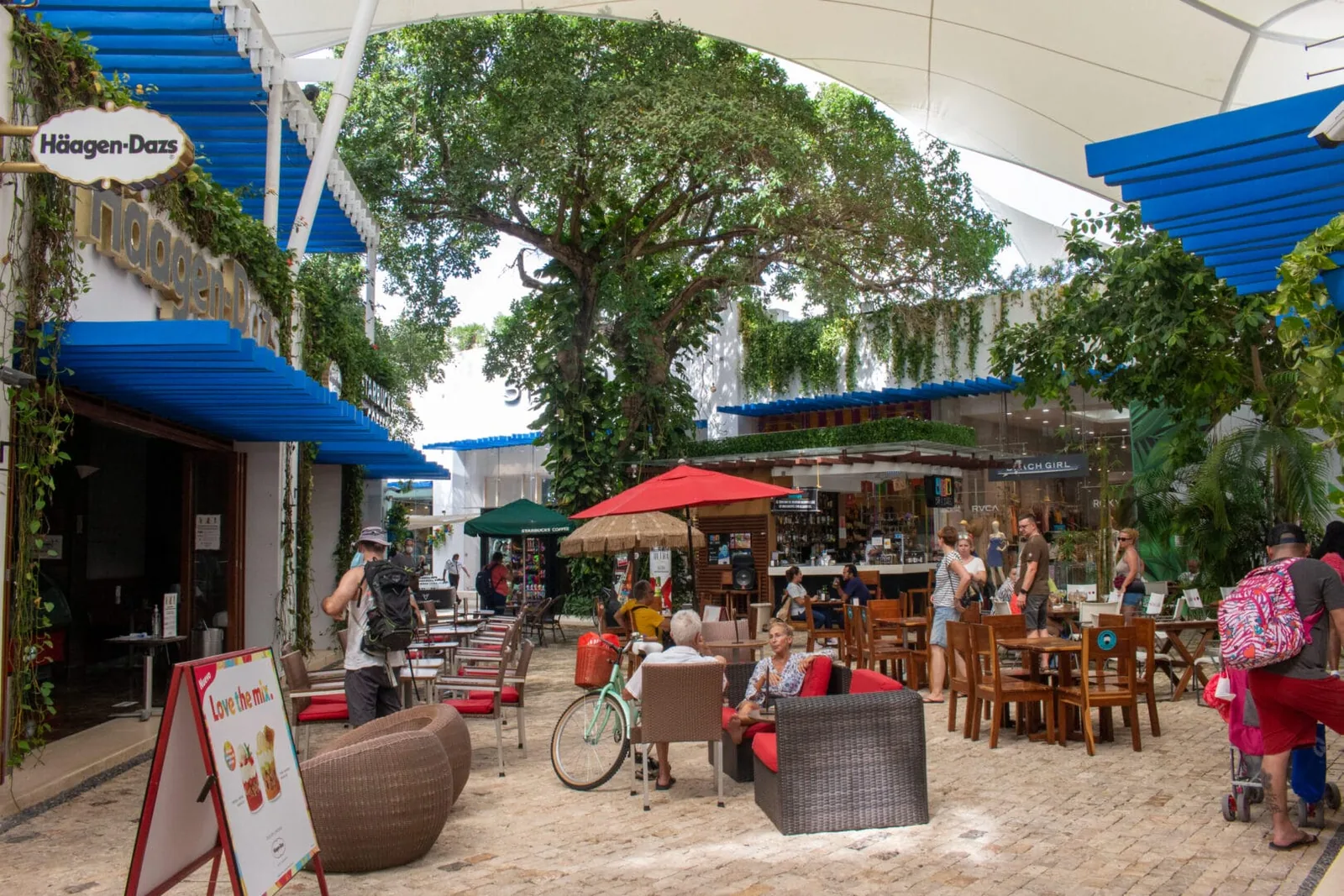 Landscaped pedestrian commercial area in the Riviera Maya